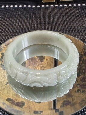 Burmese Jadeite HANDCARVED Bangle Braclet